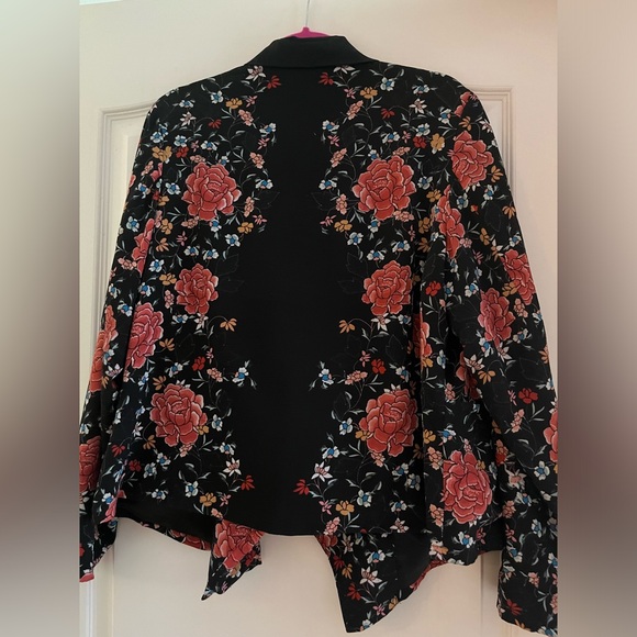 City Chic Rose Floral Slouchy Blazer - Picture 6 of 6